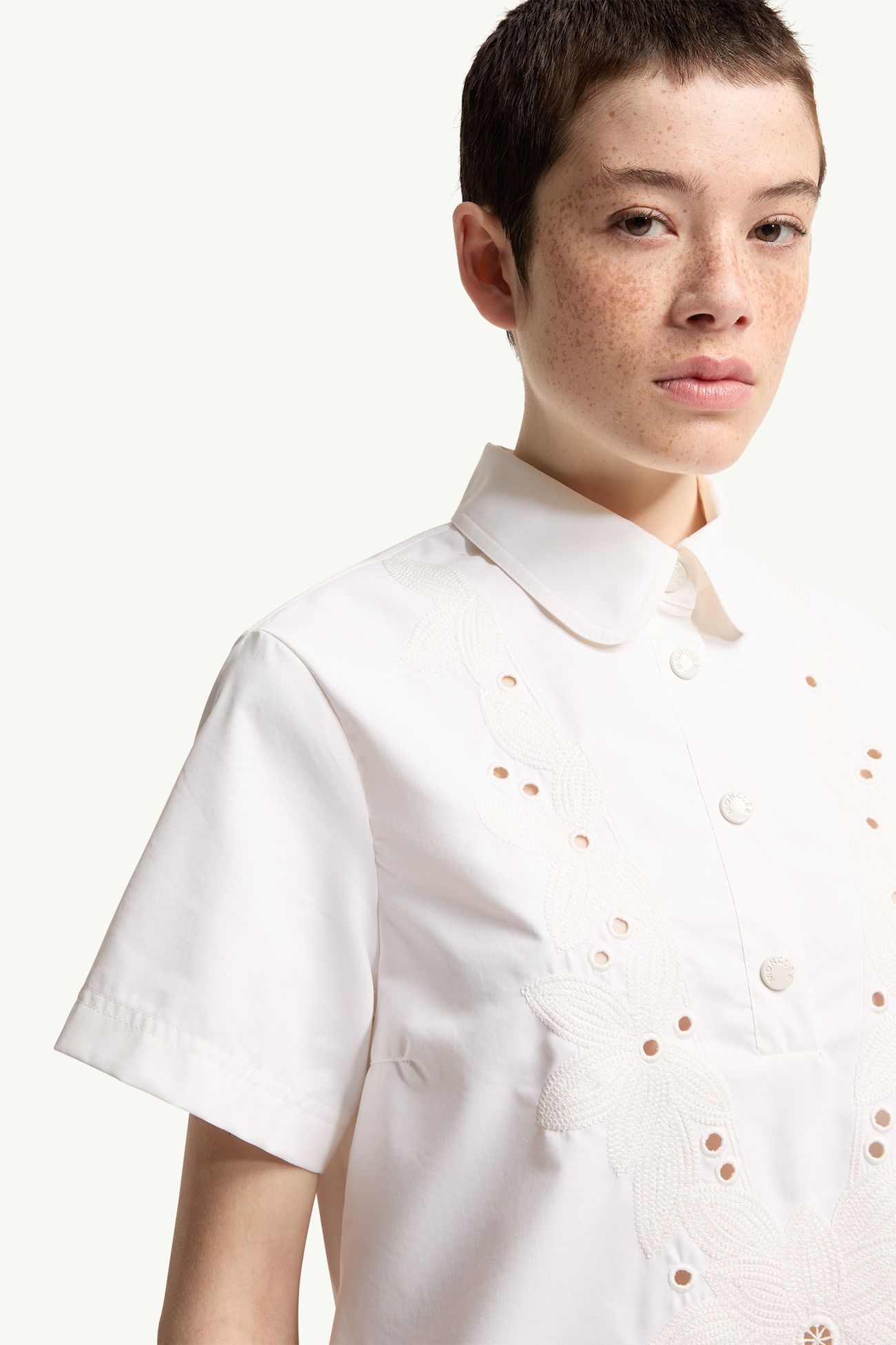 ์์ ์
์ธ ๋๋ ์ค ์ฌ์ฑ ํ์ดํธ Moncler 5